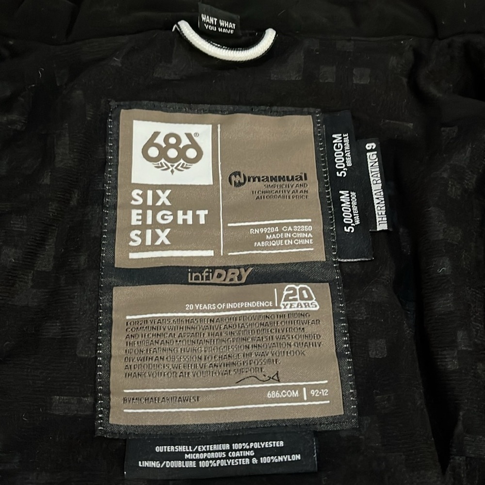 Women’s 686 Mannual infidry snow jacket size medium - Picture 10 of 12